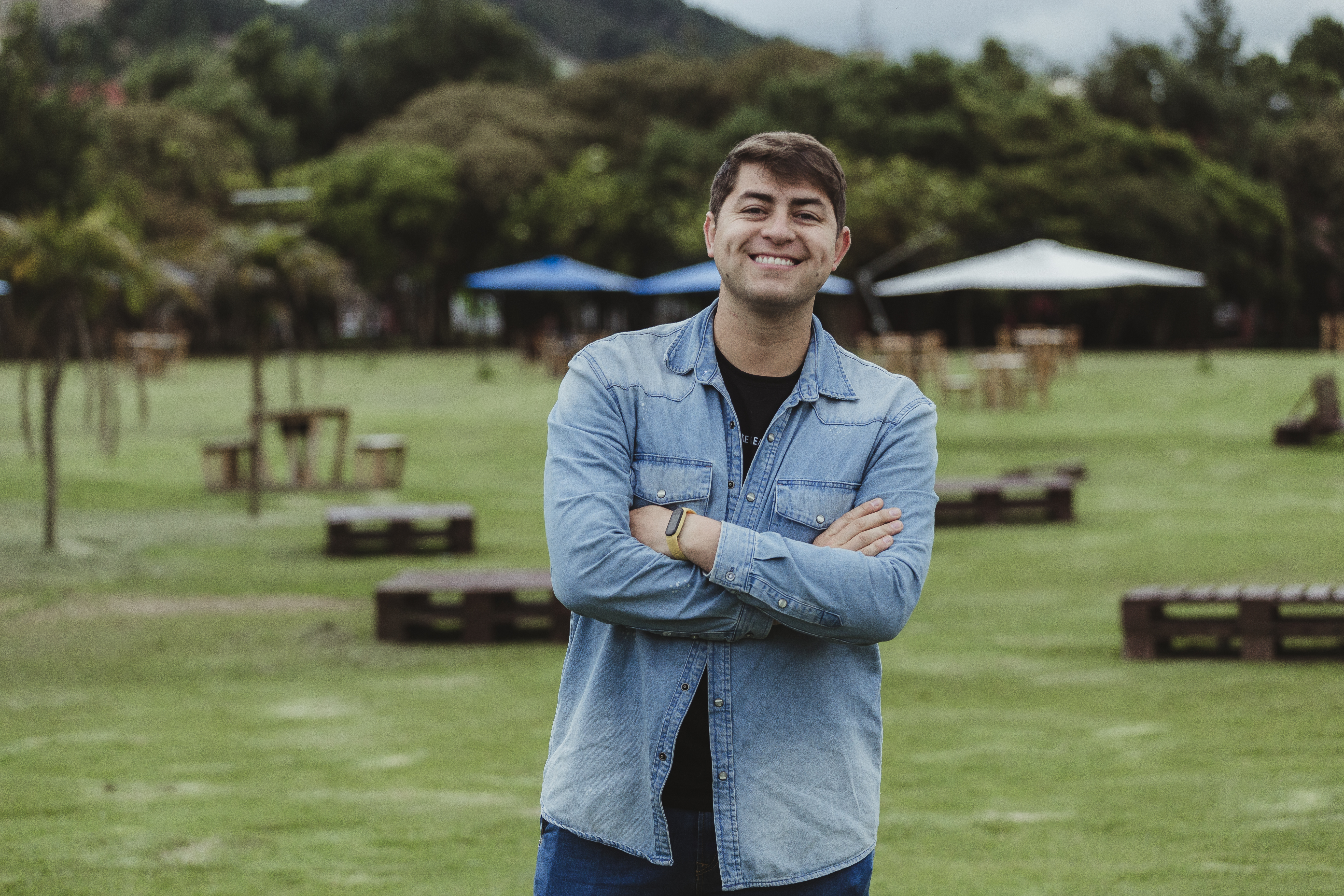 Joe Arenas en una sesión fotográfica